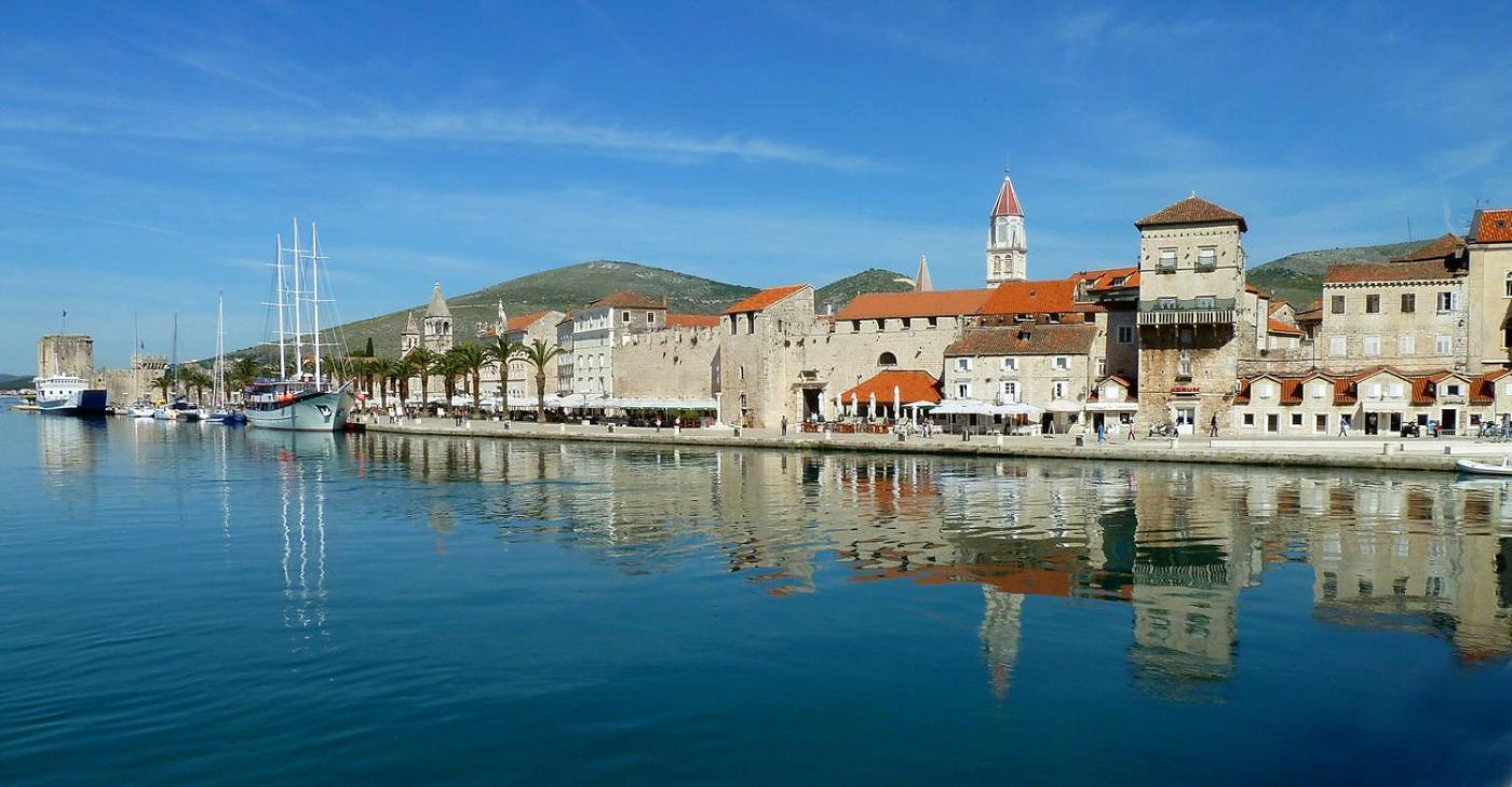 Apartments Brico - Heated Pool Trogir Exteriör bild