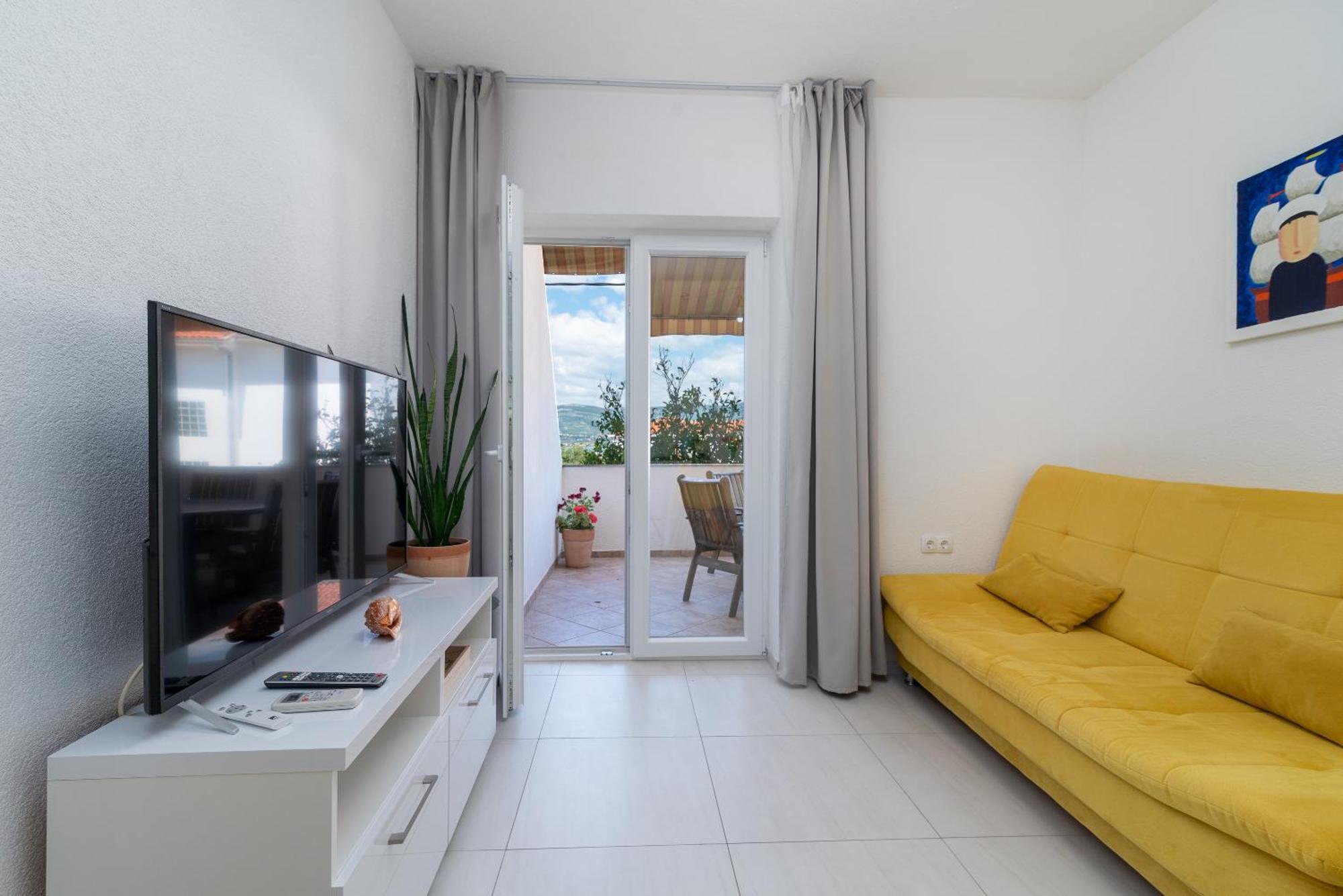 Apartments Brico - Heated Pool Trogir Exteriör bild