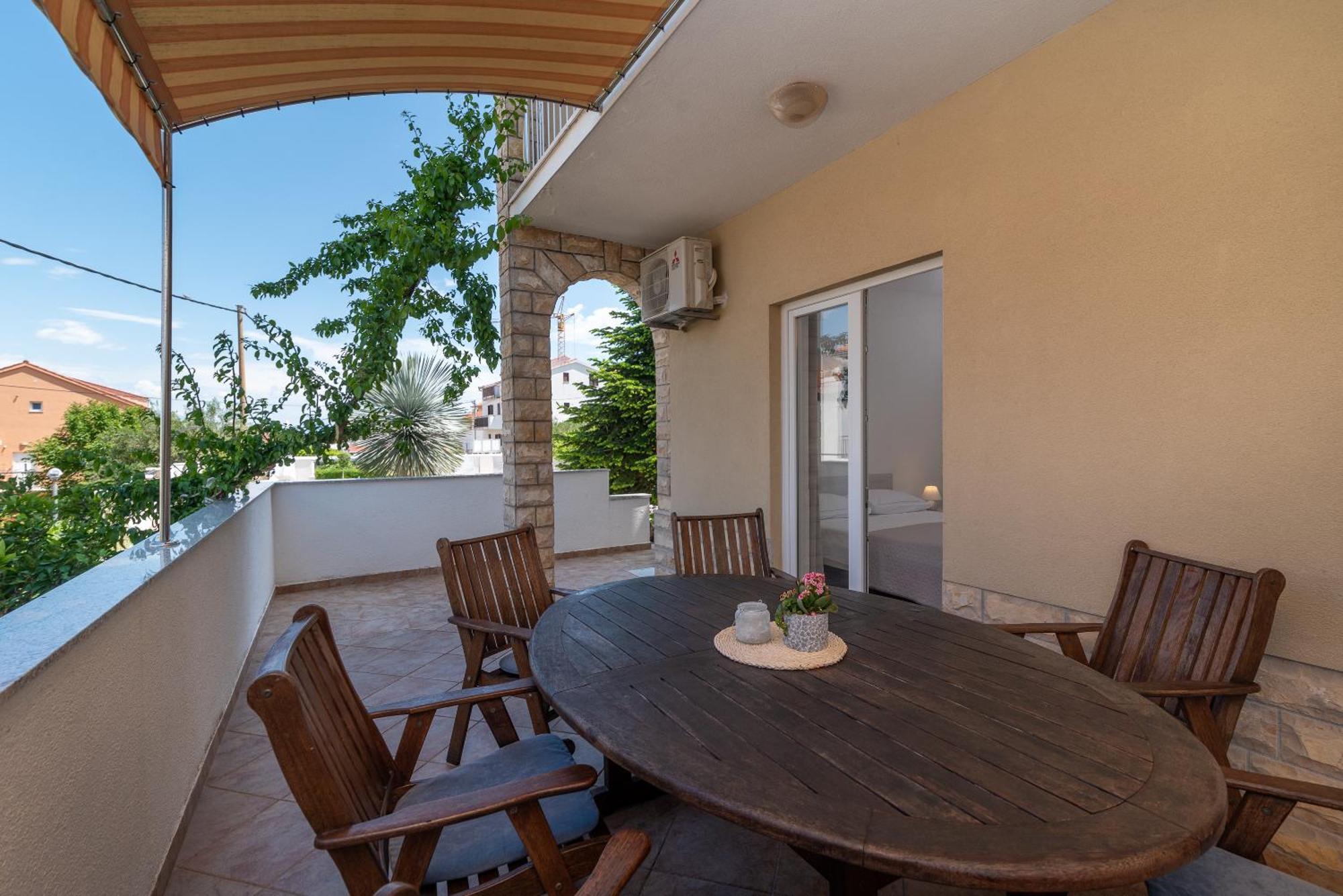 Apartments Brico - Heated Pool Trogir Exteriör bild