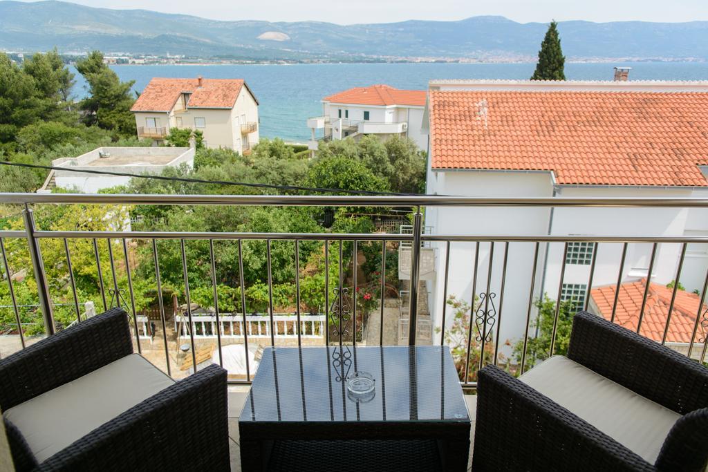Apartments Brico - Heated Pool Trogir Exteriör bild