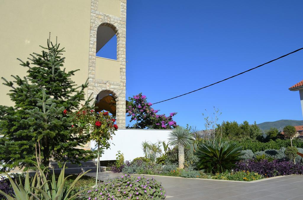 Apartments Brico - Heated Pool Trogir Exteriör bild